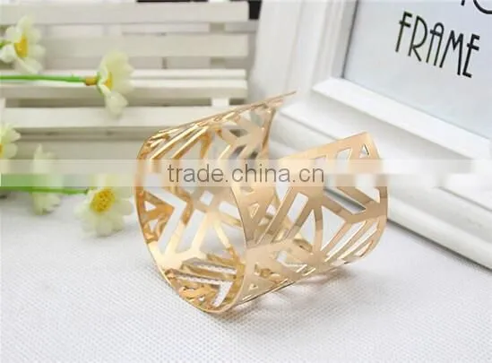 European Golden Exaggerated Wide Metal Hollow Cuff Bangle for Women photo-4