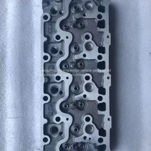 KUBOTA V3300 Cylinder Head Forklift Engine Cylinder Head photo-2