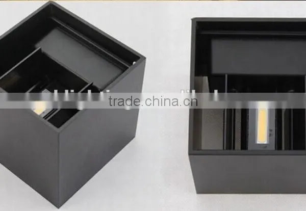 CE and RoHS Hot Sale Led Wall Light White or Black photo-4