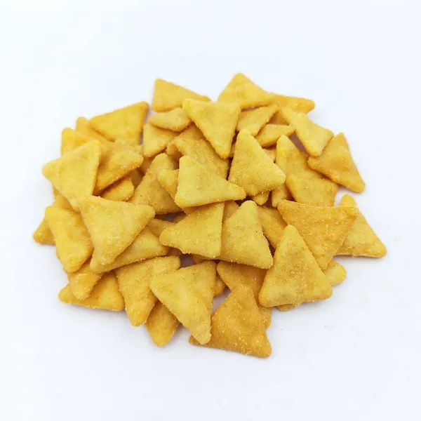 Factory Supply Low Oil Baked Cheese Triangle Corn Chips, Savory Crispy Corn Senbei Snacks, Custom Flavor, HALAL Food photo-2
