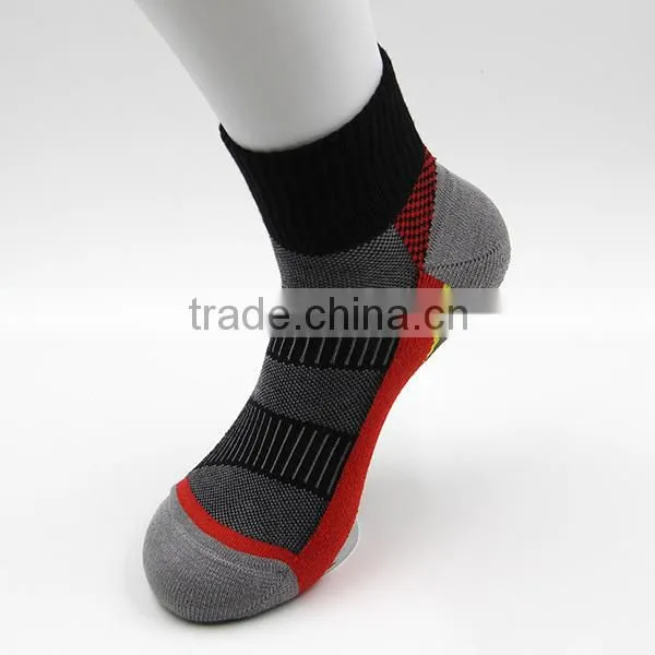 Absorbent Cotton and Sporty Mens Socks From JiLin photo-3