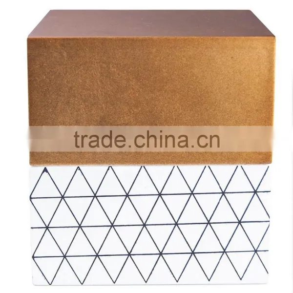 Square Gold Lacquered Storage Box photo-2