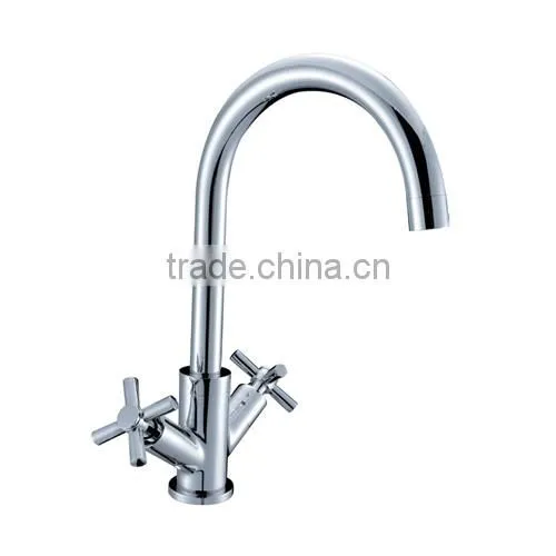 Deck Mounted Brass Bath Faucet Dual Handle photo-5