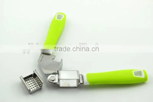 Easy to Use and Clean Stainless Steel Garlic Press With Soft Handle photo-2