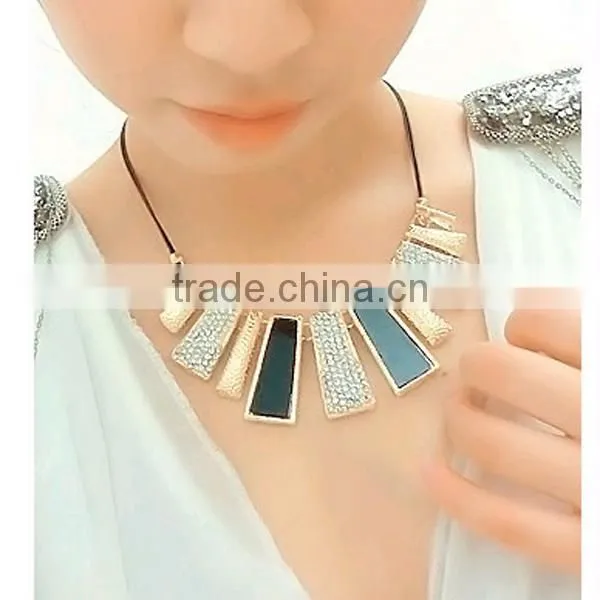 F20090N Newest Design Jewelry Necklace Irregular Pattern Leather Cord Necklace photo-3