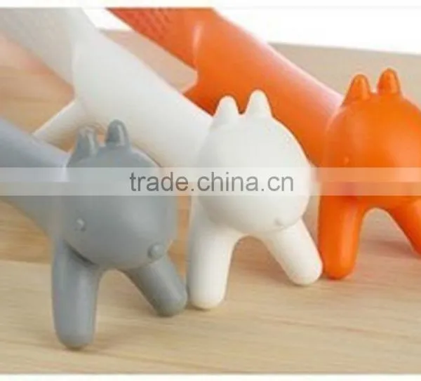 2015 New Design Coloful Cut Plastic Animal Squirrel Shape Meal Spoon photo-2