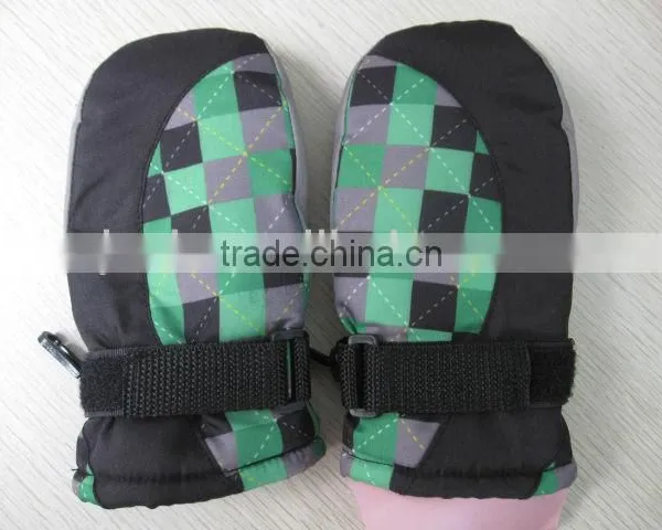 Dazzling Square Glove