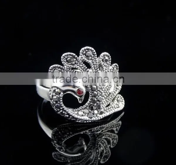 2015 Latest Design Women Enagement Crystal Diamond Ring for Sale photo-4