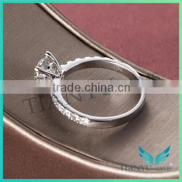 925 Sterling Sliver 9 Hearts & Flower VVS1 E-F Round Cut Moissanite Diamond Wedding Rings Price photo-5