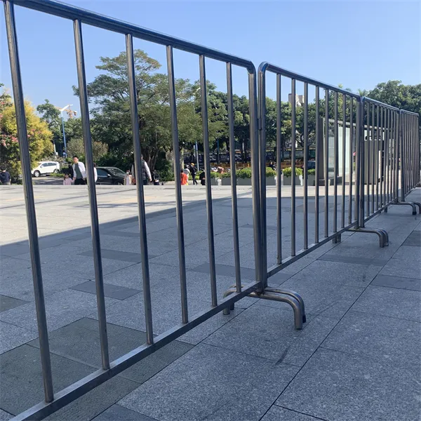 Galvanized Durable Eco-Friendly Mobile Temporary Barricade Road Safety Fence Traffic Control Barrier Power Coated Fence photo-3