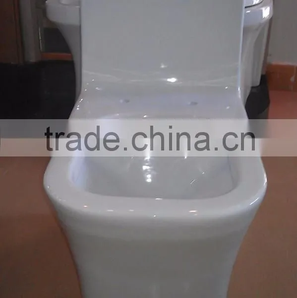 Good Sale Design Popular Square Toilet Siphonic Water Closet One Piece Toilet photo-3