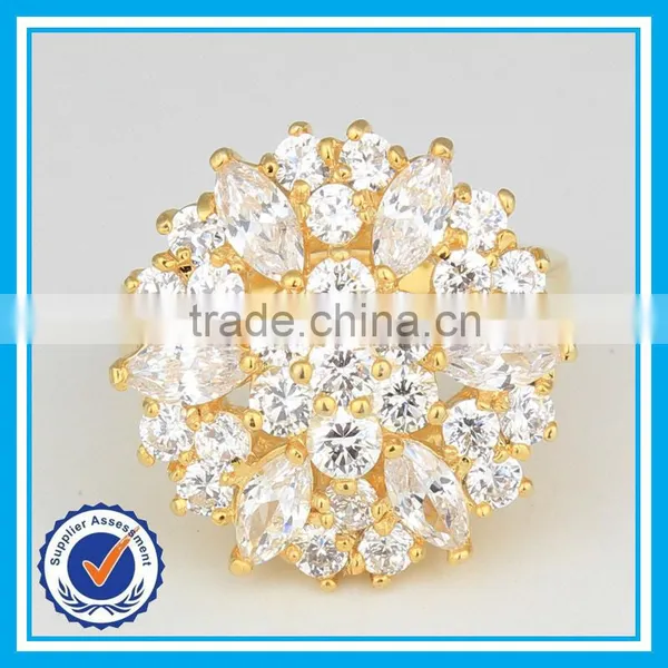 Factory Price Zinc Crystal Engagement Ring in 916 Gold photo-2