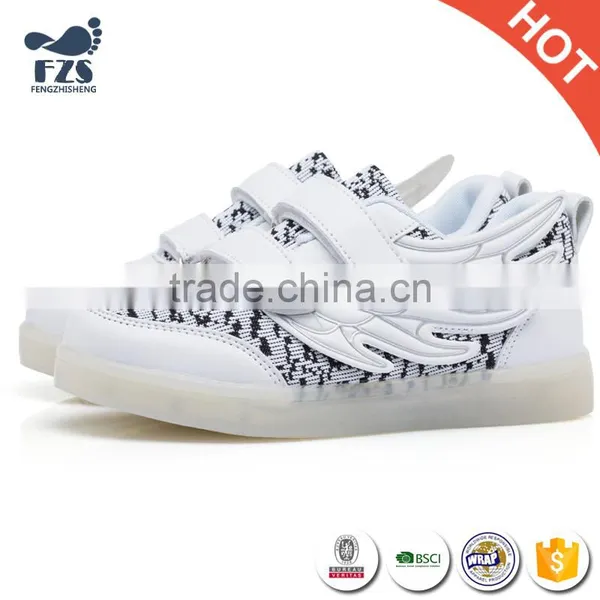 Hot Selling 2017 LED Kids Yeezy Light Shoes Glowing Flashing Shoes photo-3