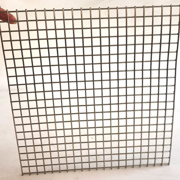 1x1 Galvanized Welded Wire Mesh for Fence Panel Low Carbon Iron Wire Easily Assembled Eco Friendly Fence Mesh photo-4