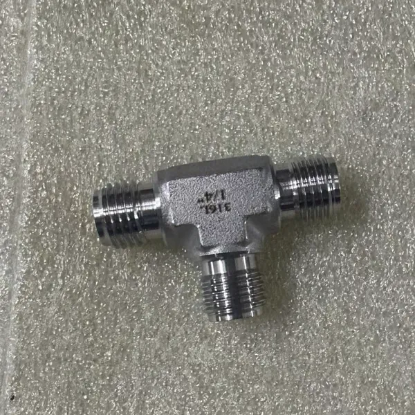 Precision Machined VCR Male Thread Tee Fitting for Semiconductor Equipment