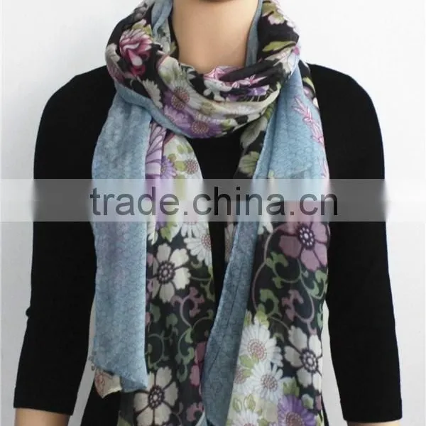 Floral Print Viscose Scarf photo-2