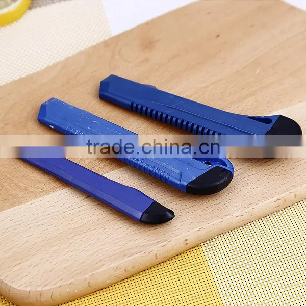 2017 Hot Sale Auto Retractable Safety Cutter Knife photo-3