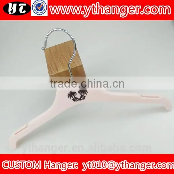 YY0498 Blue Velvet Plastic Kids Hanger Wide Shoulder Velvet Baby Coat Hanger Supplier's Choice photo-4