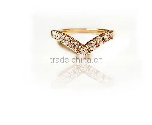 V Chevron Shape Dainty Cubic Zirconia Ring for Women photo-4