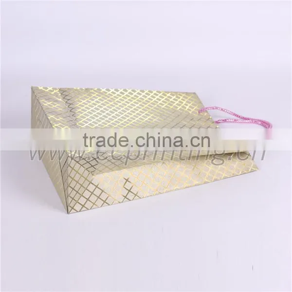 Cheap Price Gold Foil Promotional Gift Paper Bag Luxury photo-3