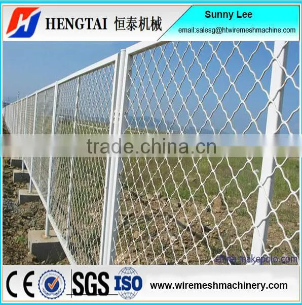 Anping Best Manufacture Guarding Fence Beautiful Grid Crimped Machine photo-5