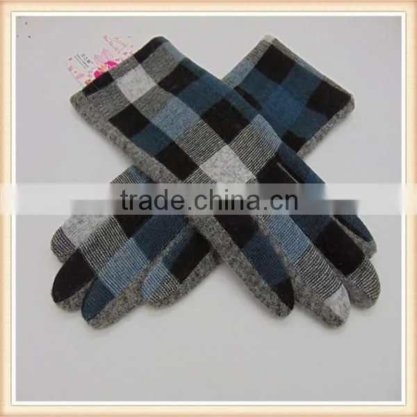 Thinsulated Touch Screeen Great Checkered Handmade Ladies Gloves Wholesale photo-4