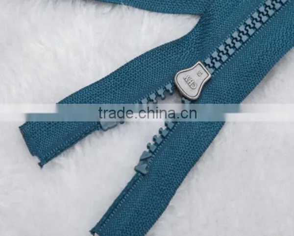2016 High Quality Plastic Zipper photo-6
