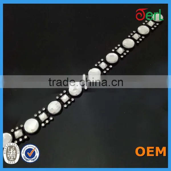 Plastic Rhinestone in Banding Trimming for Wholesale photo-2