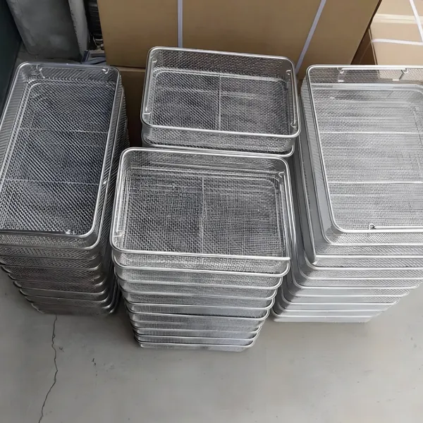 304 Stainless Steel Medical Sterilization Basket, 0.8mm Perforated Holes, Autoclave Safe for Surgical Instruments
