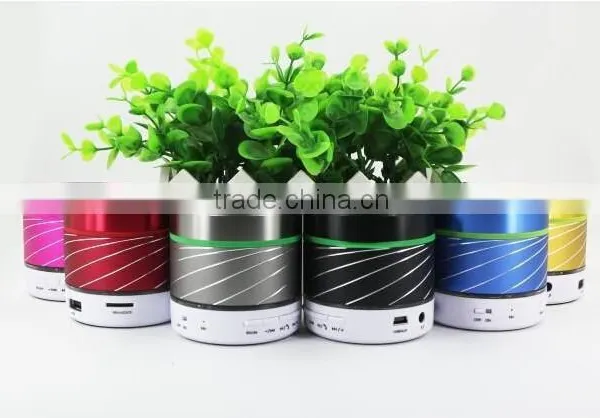 Hot Sale ! 2014 New S07U Portable Fashion Metal Bluetooth Wireless Speaker Hands-free Calls FM Radio LED Light 6 Color photo-2