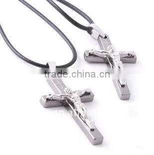 TC116 Juses Cross Titanium Pendants