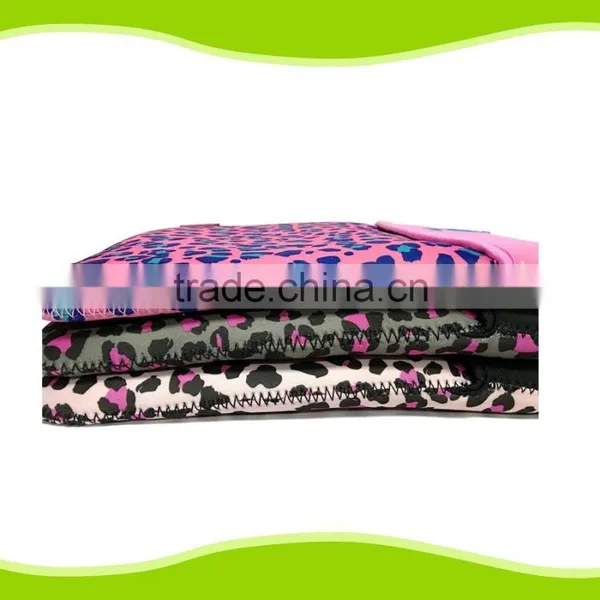 Magnetic Waterproof Neoprene Tablet Bag With Hand Strap photo-5