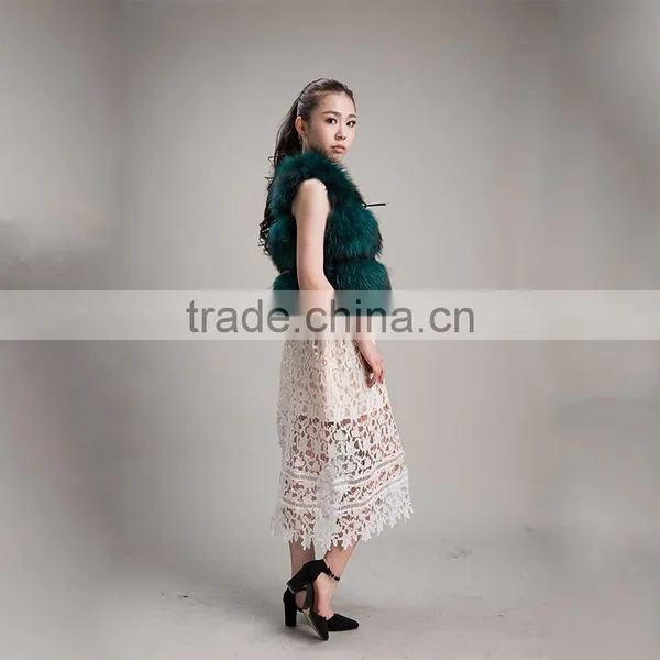 Myfur Europe Hot Selling Winter Real Raccoon Fur Vest Dyed Hand Fur Vest photo-4
