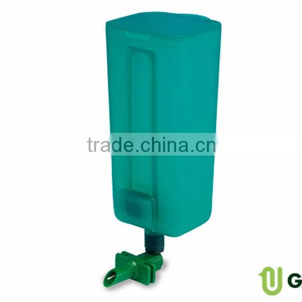 Automatic Drinker With Bottle