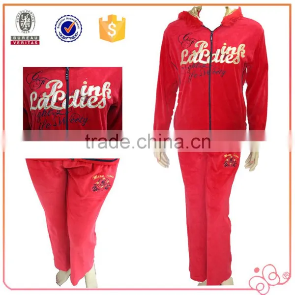 China Supplier Winter 3-piece Red Pretty Womens Sportswear Set photo-3