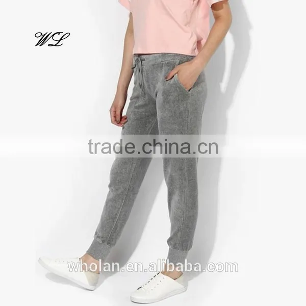 Woman's Velvet Fabric Track Pants Casual Wear Loose Sweat Jogger Pants photo-2