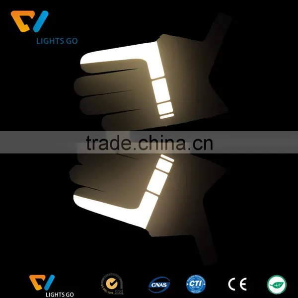 New Fashion Customized T-shirt Reflective Iron on Label photo-4