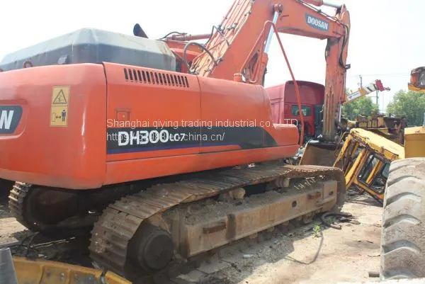 USED DOOSAN 300LC-7 HYDRAULIC CRAWLER EXCAVATOR photo-3