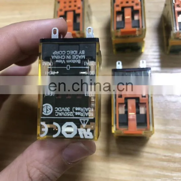 IDEC Relay RU2S-A220 photo-3
