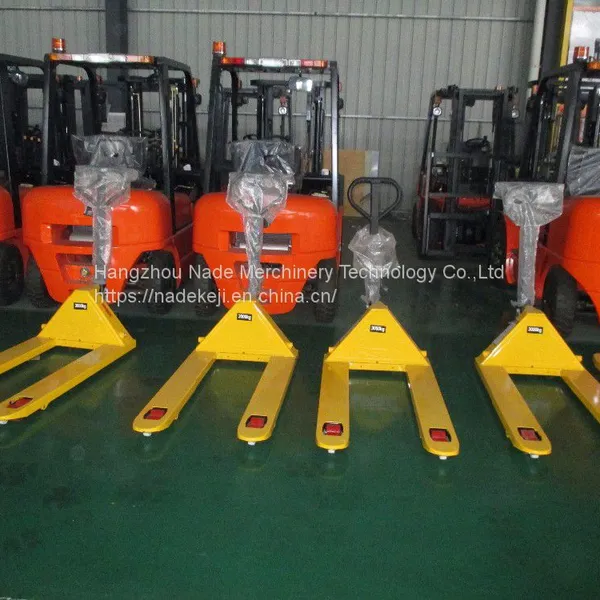 Straight Hair Manual Hydraulic Carrier 2.5 Ton Forklift Made in China photo-3