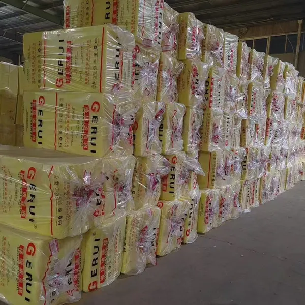 Fire-resistant Glass Wool Board for Thermal Insulation of Factory Roof photo-4
