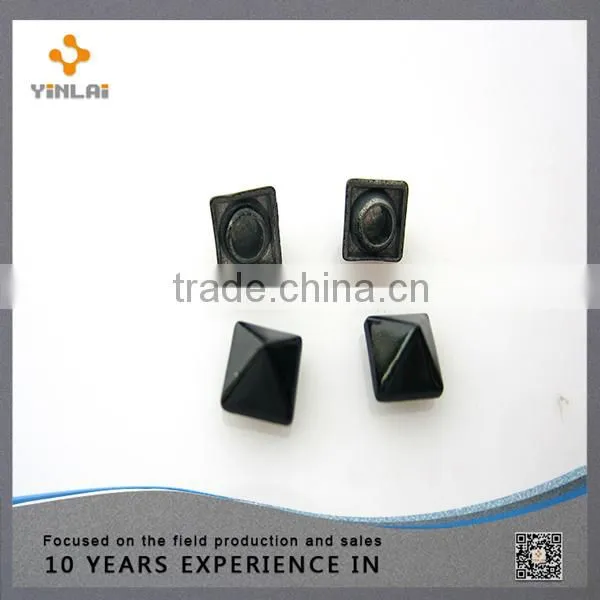 Factory Best Quality Fashion Pyramid Rivets Pyramid Studs photo-6