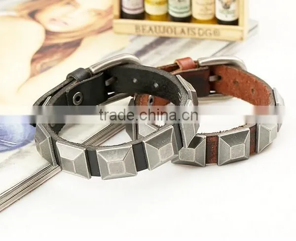 Unisex Women Punk Bracelet Silver Spike Rivet Cone Black Leather Cuff Wristband photo-3