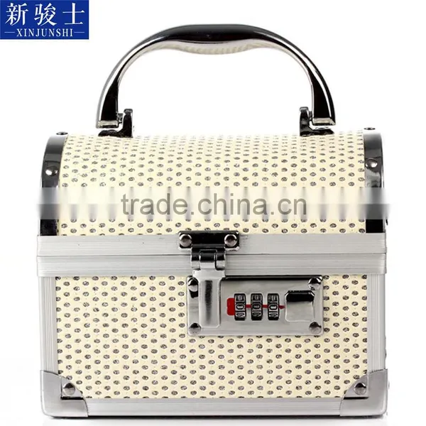 Professional And Functional Customized Aluminum Make Up Case photo-3