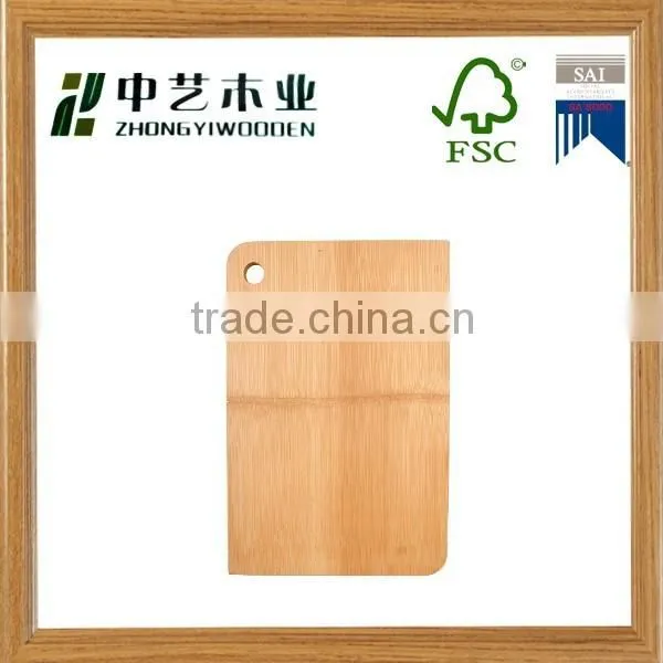 Hot Selling 2015 Year China Suppliers FSC&SA8000 Kitchen Round Wooden Cutting Board for Wholesale photo-3