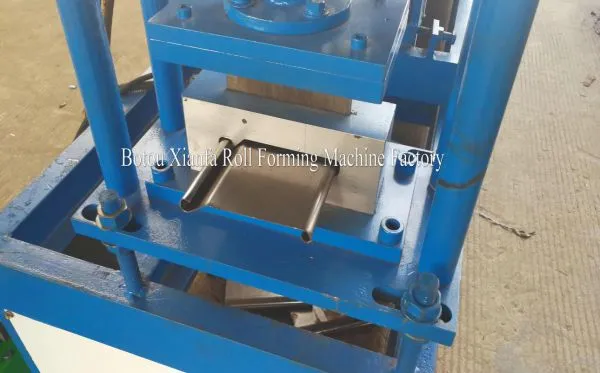 High Quality Roller Shutter Roll Forming Machine photo-3