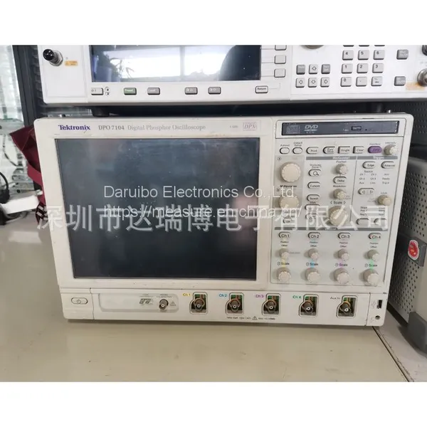 Spot Sale of Tektronix DPO7104 Digital Fluorescence Oscilloscope photo-2