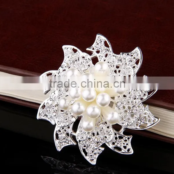 Beautiful Lots Pearl Center Brooch Pin For Clothing,Flower Pearls Brooch With Beads Trim photo-2