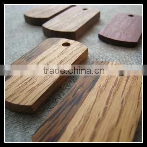 Hugo Wooden Tag 2014