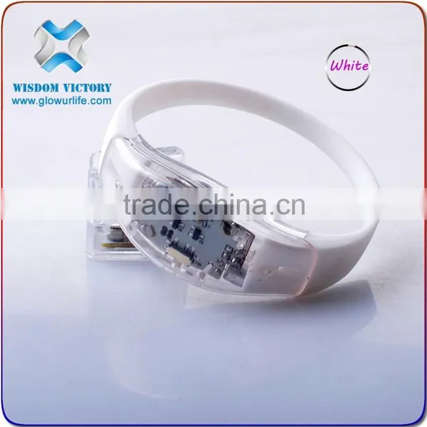 2016 Promotion Novelty LED Flashing Silicone Bracelet WitH For Gift, Colorful Light Up Sound Activated Silicone Bracelet With Li photo-4